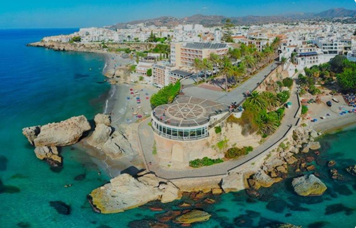 Apartamento E&D Nerja Bagian luar foto